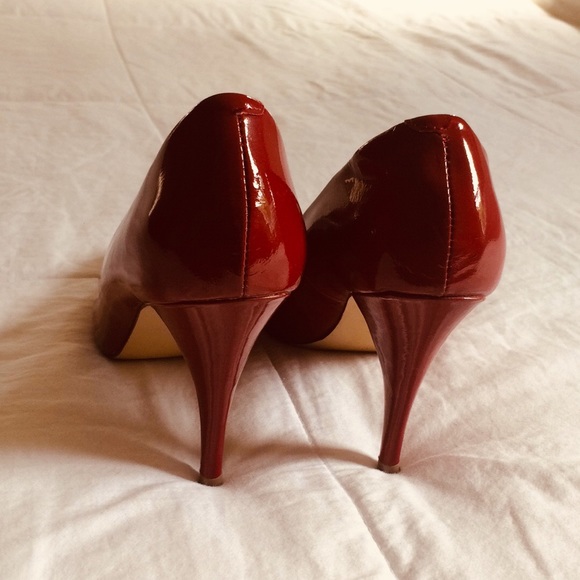 Steve Madden Red Pumps - Picture 2 of 3